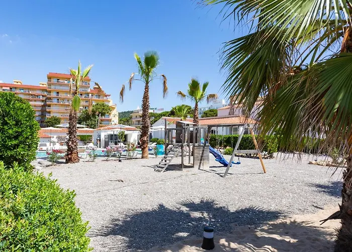 Dom wakacyjny Beachfront Village *
